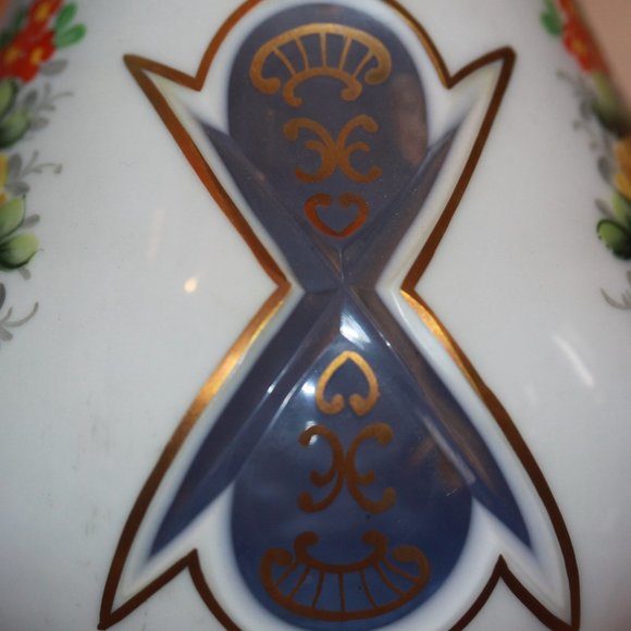 Bohemian Czech Cased White Over Baby Blue Hand Painted Flowers Gold DECANTER - Picture 9 of 9